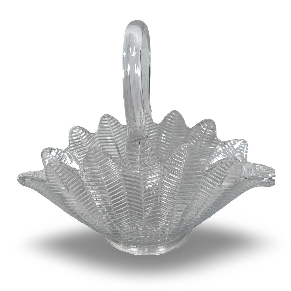 LE Smith Clear Glass Feather Pattern Basket Scalloped Edge Applied Handle 10.5in